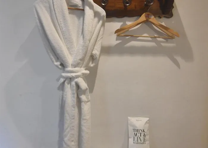 Pensio Bellmirall 2* Gerona