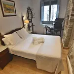 Guest house Pensio Bellmirall Girona