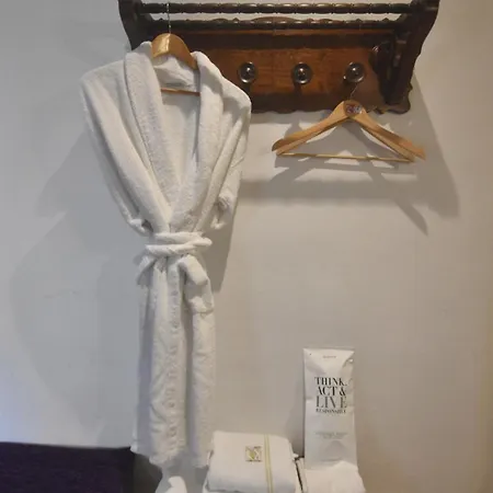 Pensio Bellmirall 2* Girona