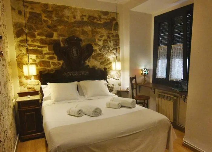 Pensio Bellmirall Pensionat Girona