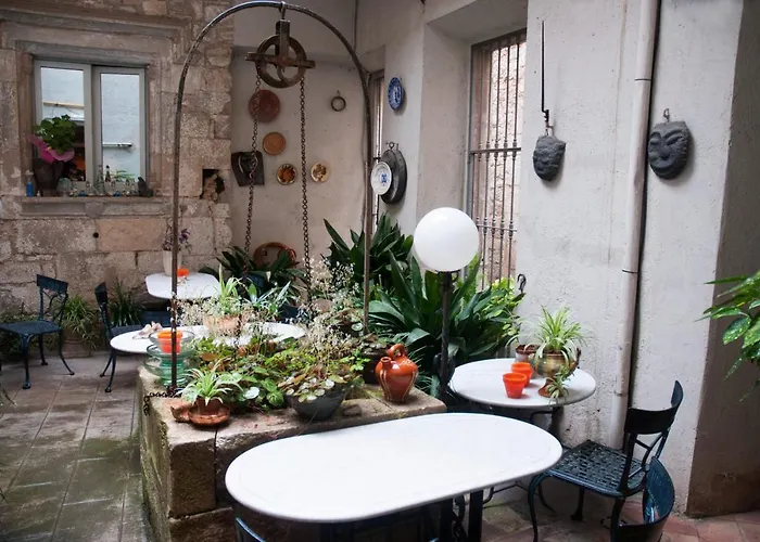 Pensio Bellmirall 2* Gerona